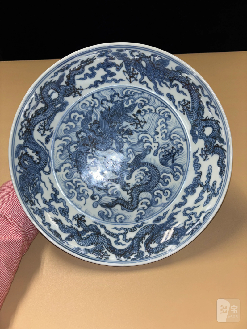 明成化 青花海水龙纹大盘 - 图3